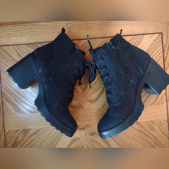 Mollyy Lace-up Chunk heel Ankle moto boots - Picture 7 of 9